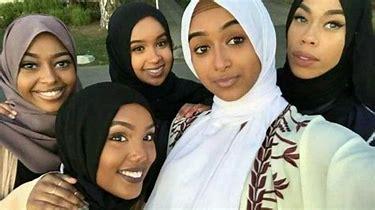 Résultat d’images pour voile soeur chretiennes et musulmanes facebook